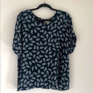 Casual patterned flowy top - new with tags!